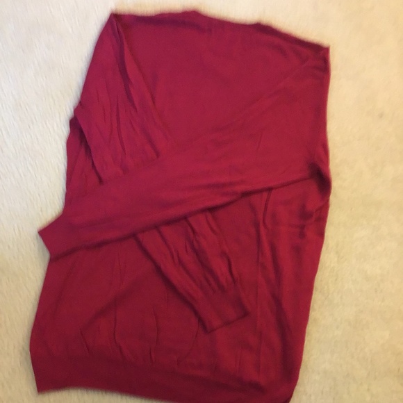 OLD NAVY LONG SLEEVE LIGHTWEIGHT V-NECK PULLOVER - Picture 4 of 9